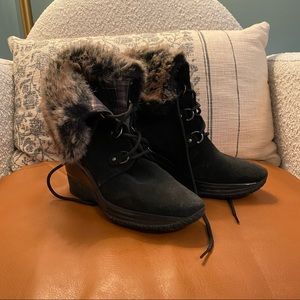 Aquatalia faux fur black wedge boots